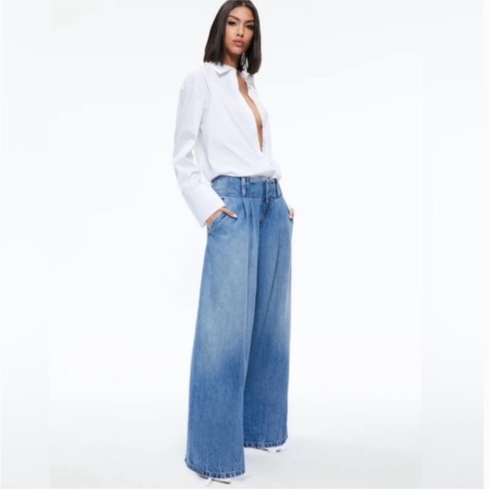 Women's Gray Wide-Leg Jeans - Picture 5 of 5
